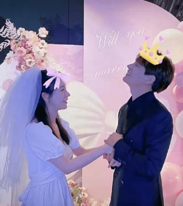 探寻知识星球平台,发现闪婚都会存在哪些问题?交往多久结婚最好?